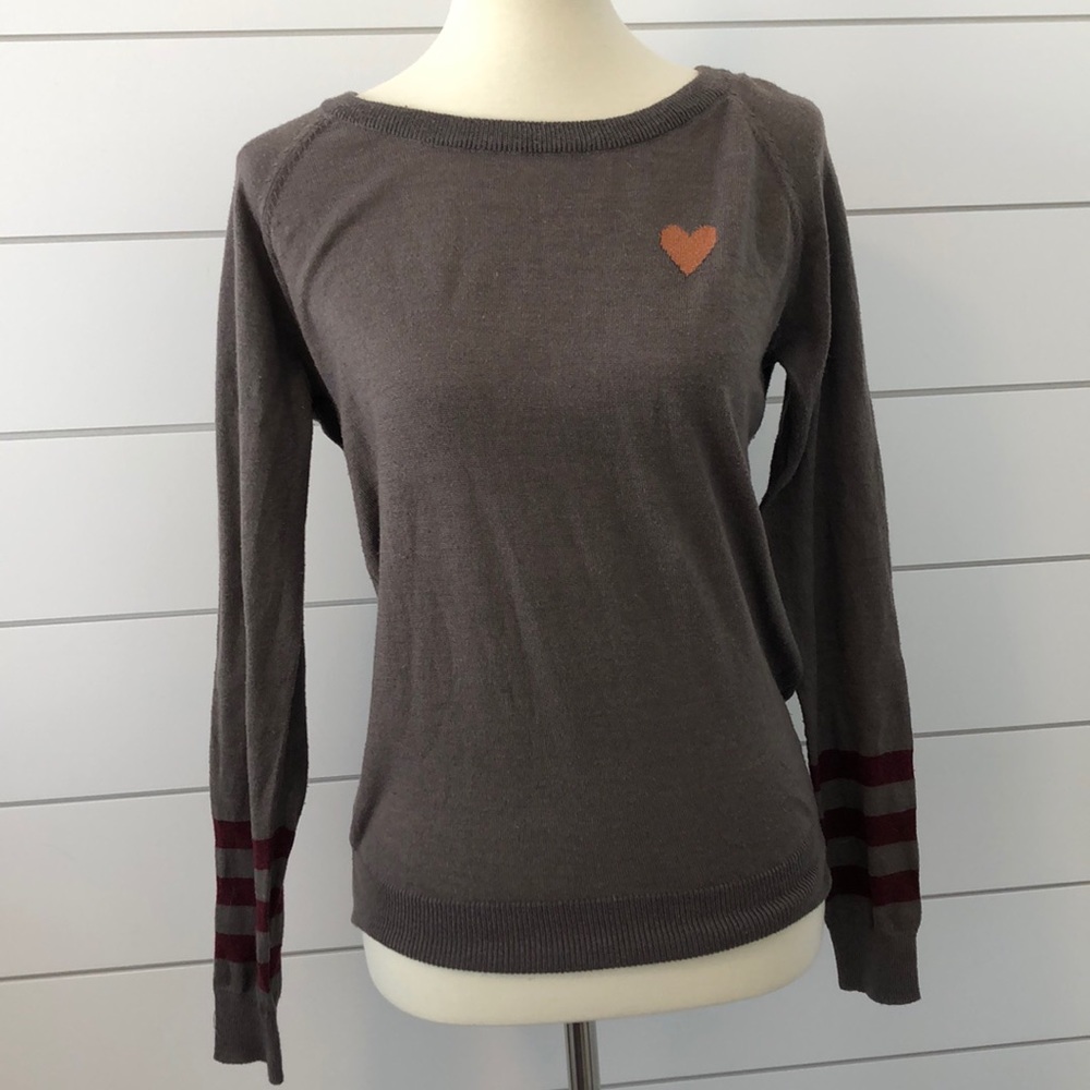 Teaspoon sweater with heart